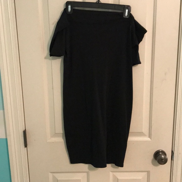 Hollister Dresses & Skirts - Hollister black of the shoulder dress